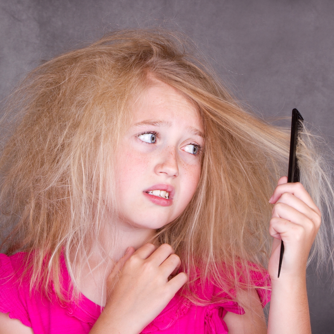 Comment démêler et prendre soin des cheveux de vos enfants ? - La Belle  Adresse