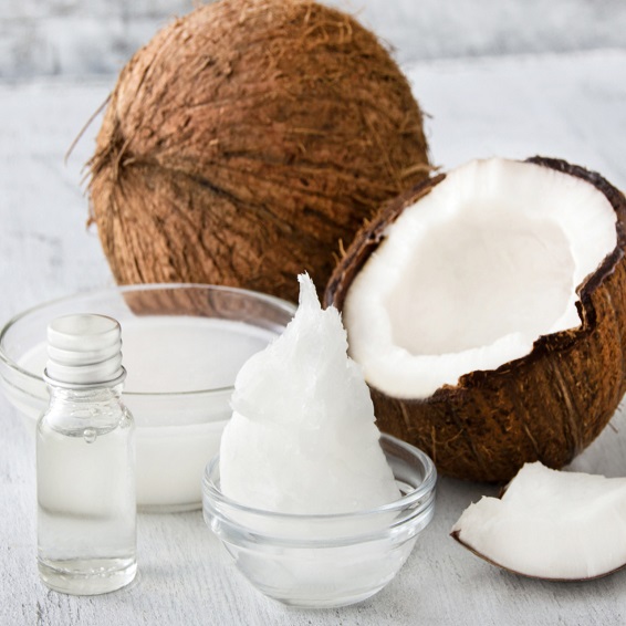 Les propriétés de l'huile de coco pour vos cheveux - La Belle Adresse