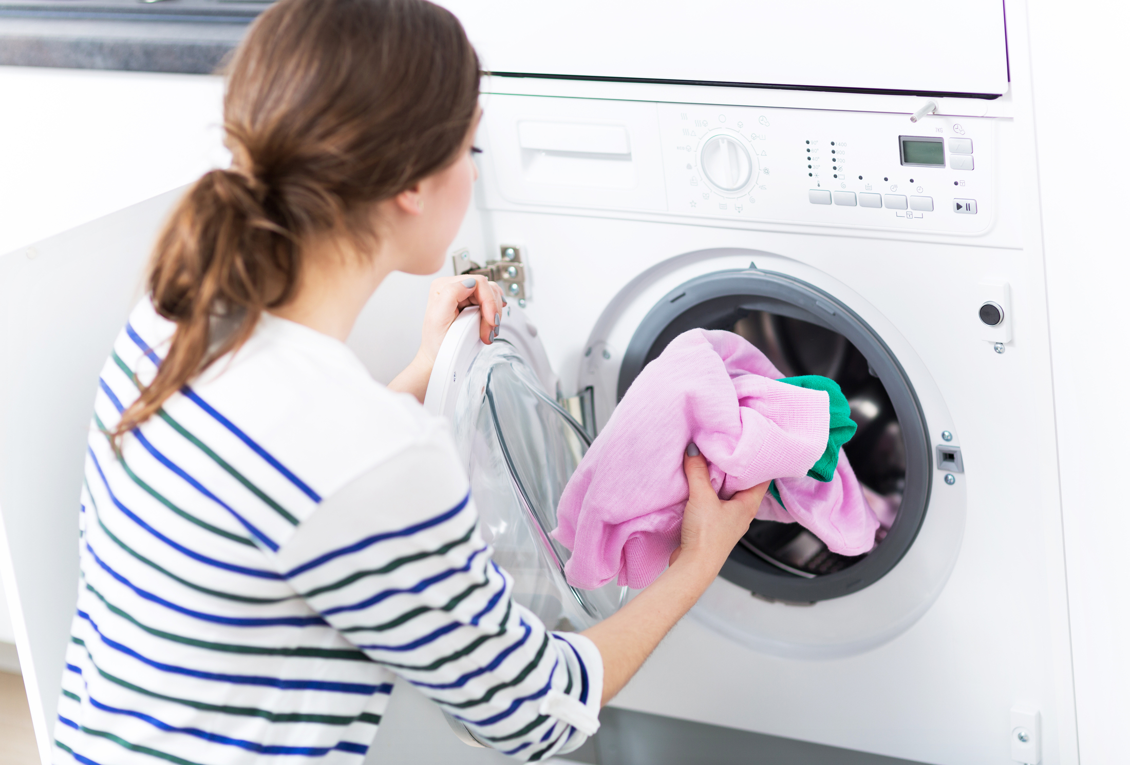 Ce qu'il faut faire avant de laver son linge en machine