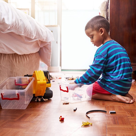 Une experte en rangement partage ses conseils pour aider les enfants à se  séparer de leurs vieux jouets 