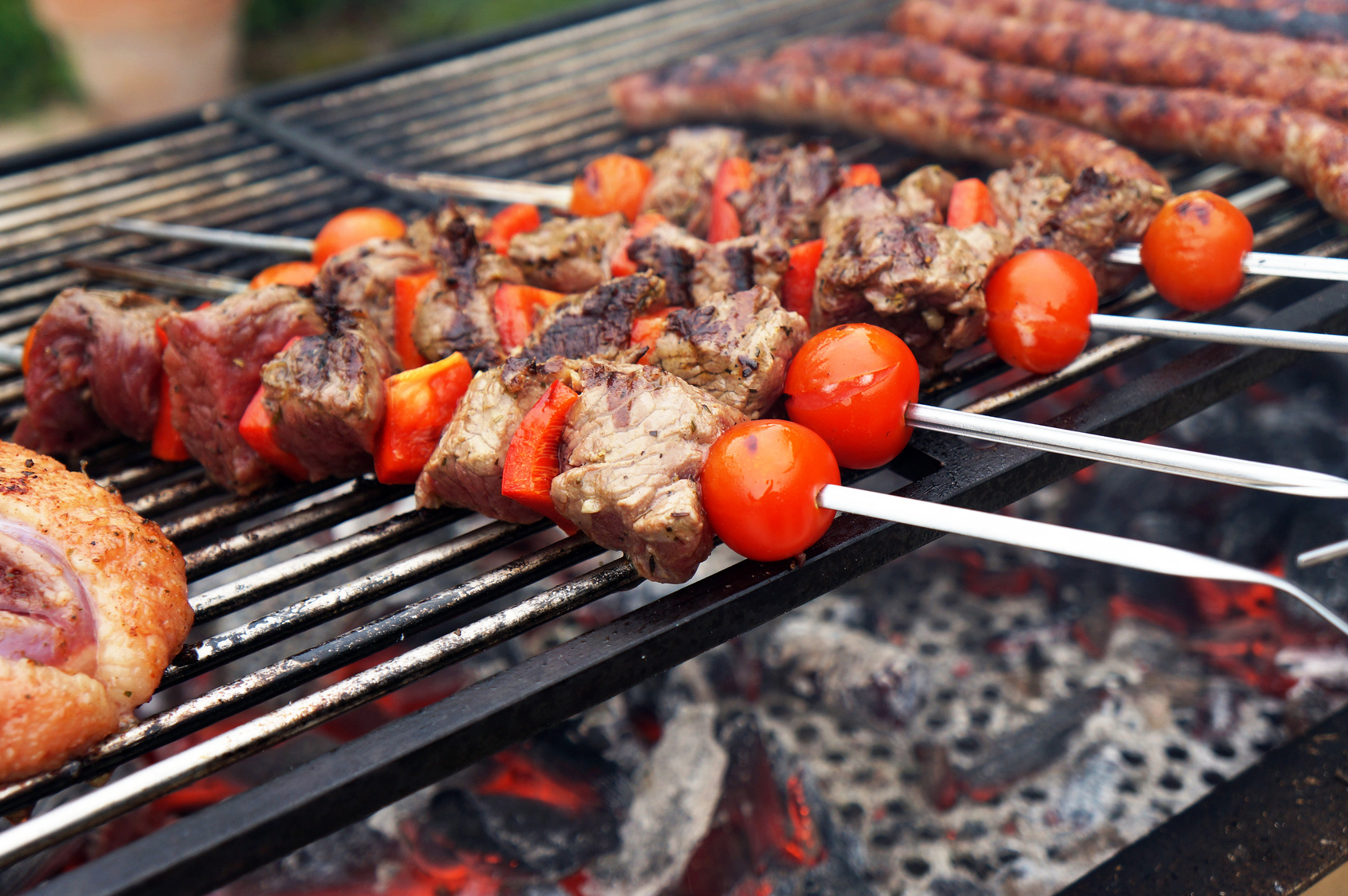Nettoyer le barbecue : conseils pour la grille & autres