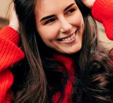 Comment réaliser des coiffures sophistiquées qui tiennent toute la journée ?