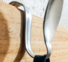 Fabriquer des accroche-torchons avec des cuillères ?