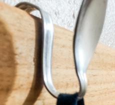 Fabriquer des accroche-torchons avec des cuillères ?