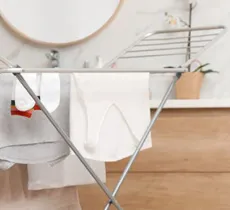 EXTÉRIEUR OU INTÉRIEUR : CHOISIR SON ÉTENDOIR À LINGE PLIABLE ? 