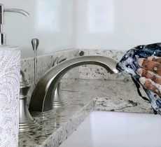 COMMENT LAVER UN MASQUE EN TISSU ? 