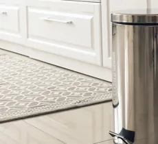 COMMENT ÉVITER LES ODEURS DE POUBELLE EN APPARTEMENT ? 