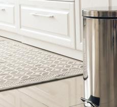 COMMENT ÉVITER LES ODEURS DE POUBELLE EN APPARTEMENT ? 