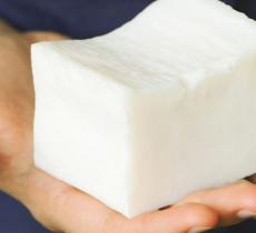 COMMENT FAIRE SON NETTOYAGE AVEC DE LA PIERRE D'ARGILE ? 