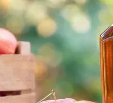 LES BIENFAITS SOINS DU VINAIGRE DE CIDRE SUR LES CHEVEUX ! 