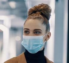 NOS ASTUCES ET IDÉES COIFFURES QUAND ON PORTE UN MASQUE 