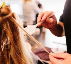 Comment rattraper une couleur de cheveux qui a viré à l’orange ? nos 3 méthodes !