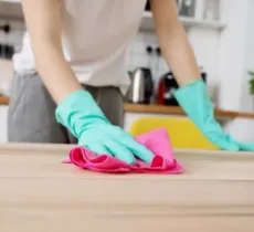 Comment entretenir et nettoyer ses meubles en bois pour les garder comme neufs ?