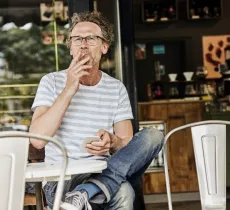 Comment enlever une tache de cigarette ?