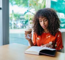 Comment bien s’habiller quand on est brune ?