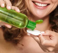 À QUOI SERT UNE LOTION TONIQUE POUR LE VISAGE ? 