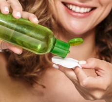 À QUOI SERT UNE LOTION TONIQUE POUR LE VISAGE ? 