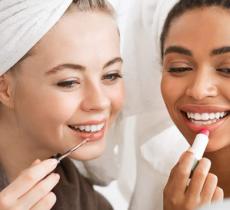 ROUTINE SOINS ET MAQUILLAGE : COMMENT AVOIR DE BELLES LÈVRES ?