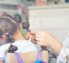 3 idées de coiffures avec des petits élastiques ! 