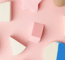 COMMENT NETTOYER UNE ÉPONGE À MAQUILLAGE ? 
