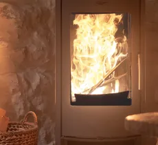 COMMENT NETTOYER LA VITRE DE SON POÊLE ? 