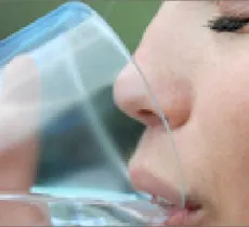 Comment retrouver un teint éclatant après les fêtes ? Nos secrets beauté !