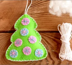 Comment décorer son sapin de noël avec des décorations fait maison ?