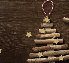 DIY déco de noël : des petits arbres en bois pour le sapin !