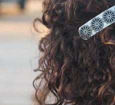 Comment porter des barrettes avec style ?