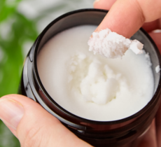 LES BIENFAITS DES BEURRES VÉGÉTAUX SUR LA PEAU OU LES CHEVEUX 