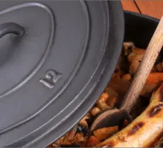 COMMENT NETTOYER UNE COCOTTE EN FONTE ? 