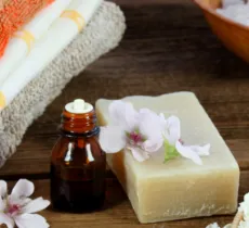 QUELLES HUILES ESSENTIELLES POUR FAIRE SA LESSIVE MAISON ? NOS COUPS DE CŒUR 