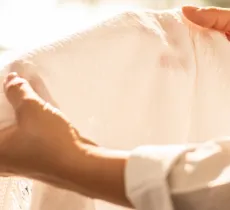 COMMENT ENLEVER UNE TACHE SUR UN VÊTEMENT DÉJÀ LAVÉ ? 