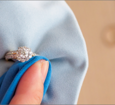Comment bien nettoyer ses bijoux en métal ?