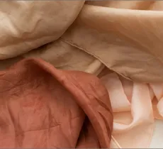 Comment teindre un vêtement taché ?