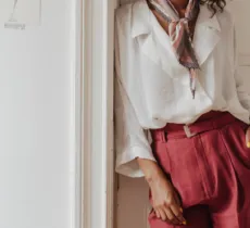 COMMENT PORTER DU MAGENTA VIVA, LA COULEUR DE 2023 ? 