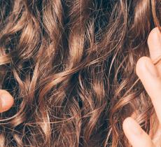 LE SOIN CHEVEUX SANS RINÇAGE : BIENFAITS, INGRÉDIENTS, RECETTES 