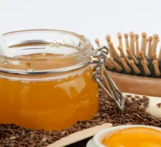 NOS RECETTES À BASE DE GEL DE LIN POUR LES CHEVEUX 