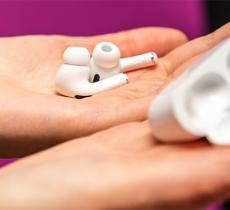 COMMENT NETTOYER DES ÉCOUTEURS SANS FIL ?  