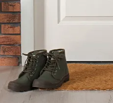 COMMENT NETTOYER SON PAILLASSON ? 