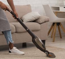 4 ASTUCES POUR ÉVITER LES MAUVAISES ODEURS D’ASPIRATEUR