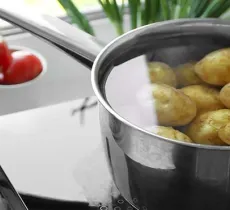 QUE FAIRE AVEC LES EAUX DE CUISSON DE RIZ, ŒUFS, LÉGUMES... ?   