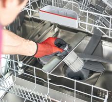 COMMENT NETTOYER SON LAVE-VAISSELLE EN 4 ÉTAPES ? 