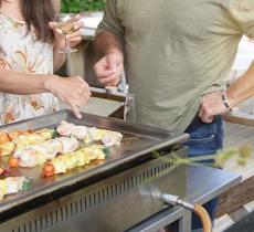 4 MÉTHODES POUR BIEN NETTOYER VOTRE PLANCHA