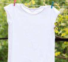 COMMENT RETIRER UNE TACHE DE DÉODORANT ? 