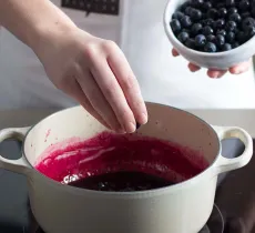 COMMENT ENLEVER UNE TACHE DE MYRTILLE ?  