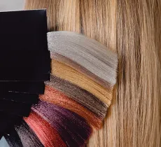 Brune ou blonde : comment choisir au mieux sa couleur de cheveux ?