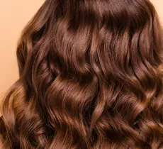 GLOSS : LE SOIN POUR BOOSTER LA BRILLANCE DE VOS CHEVEUX