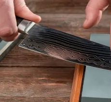 COMMENT BIEN UTILISER UNE PIERRE À AIGUISER ?