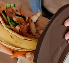 Comment nettoyer et désinfecter ses poubelles ?